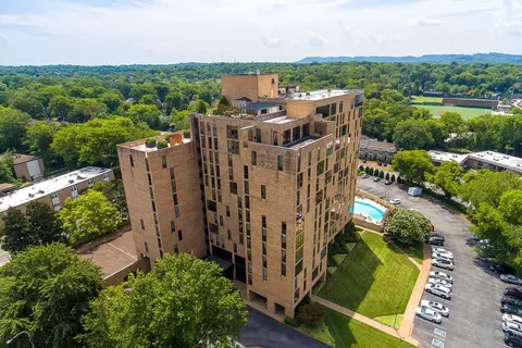 3901 W End Ave #1107, Nashville, TN 37205