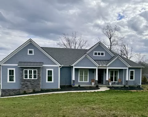 110 Inverness Dr, Burns, TN 37029