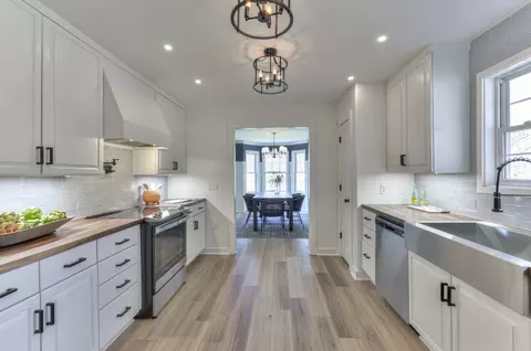 1009 Dimple Rd, Chapmansboro, TN 37035
