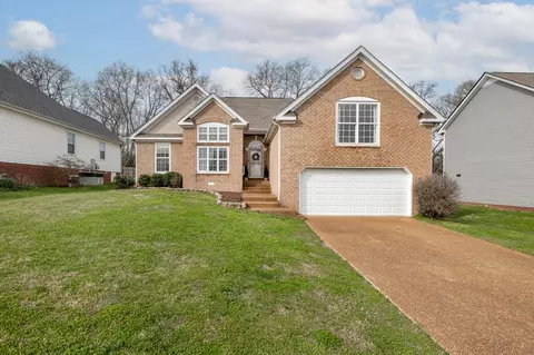 Exterior - 1008 Persimmon Dr, Spring Hill, TN 37174 photo 3 of 3