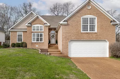 1008 Persimmon Dr, Spring Hill, TN 37174