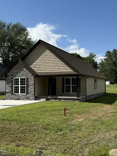 116 Mazie Dr, Lafayette, TN 37083