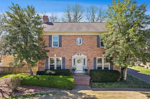 1129 Hunters Chase Dr, Franklin, TN 37064