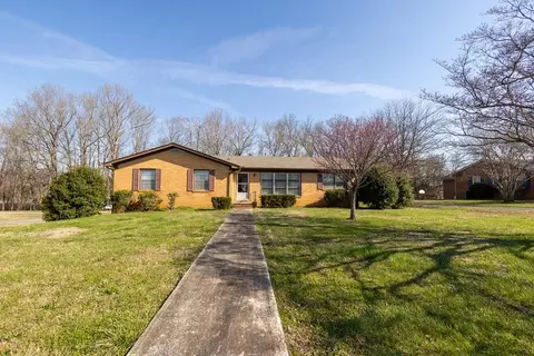 518 Cedar Ln, Sparta, TN 38583