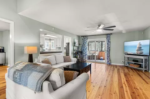 Living - 340 Batson Rd, Cunningham, TN 37052 photo 2 of 4