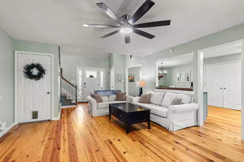 Living - 340 Batson Rd, Cunningham, TN 37052 photo 4 of 4