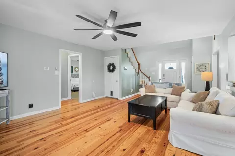 Living - 340 Batson Rd, Cunningham, TN 37052 photo 3 of 4