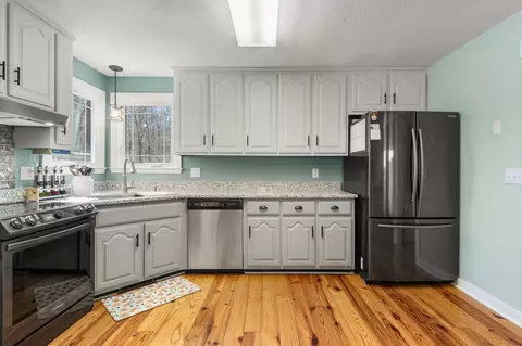 Kitchen - 340 Batson Rd, Cunningham, TN 37052 photo 3 of 5