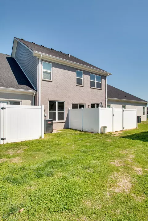 Exterior - 511 Mcchrystal Dr, Murfreesboro, TN 37129 photo 4 of 5