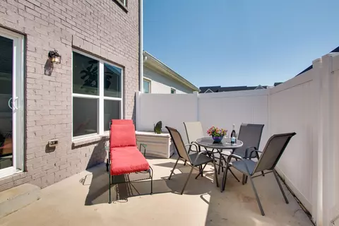 Exterior - 511 Mcchrystal Dr, Murfreesboro, TN 37129 photo 3 of 5