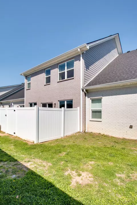 Exterior - 511 Mcchrystal Dr, Murfreesboro, TN 37129 photo 5 of 5