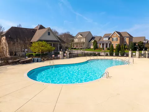 Exterior - 401 Malcolm Dr, Franklin, TN 37067 photo 13 of 14