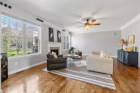 Living - 401 Malcolm Dr, Franklin, TN 37067 photo 2 of 4