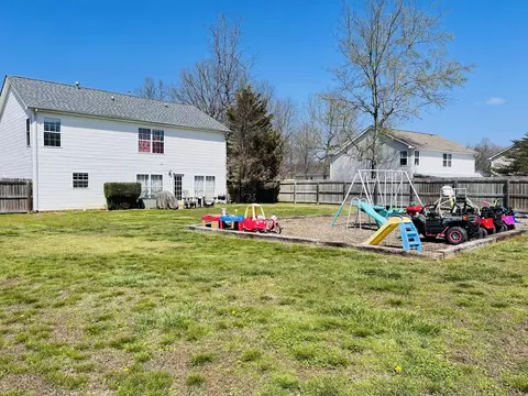 Exterior - 1011 Hickory Pointe, Dickson, TN 37055 photo 8 of 10