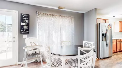 Dining - 1011 Hickory Pointe, Dickson, TN 37055 photo 2 of 2