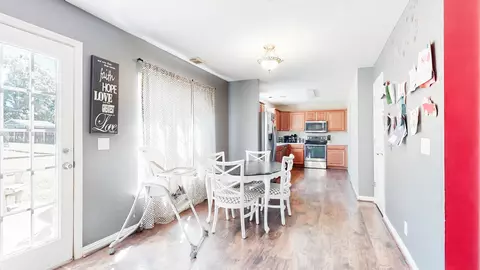 Dining - 1011 Hickory Pointe, Dickson, TN 37055 photo 1 of 2