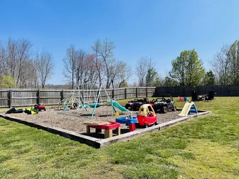 View/Area - 1011 Hickory Pointe, Dickson, TN 37055 photo 1 of 2