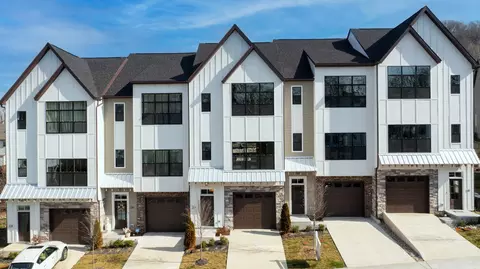 222 Stonecrest Cir, Nashville, TN 37209