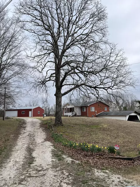 1860 Poplar Grove Rd, Springville, TN 38256