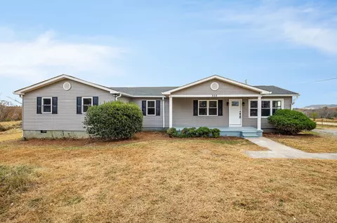 566 County House Rd, Sparta, TN 38583