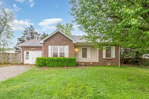 1794 Crestview Dr, Clarksville, TN 37042
