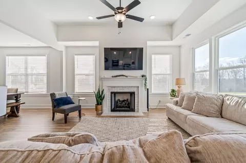 Living - 4028 John Marsh Rd, Spring Hill, TN 37174 photo 2 of 4