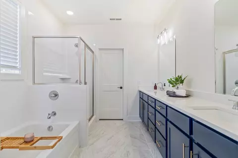 Bath - 4028 John Marsh Rd, Spring Hill, TN 37174 photo 2 of 7