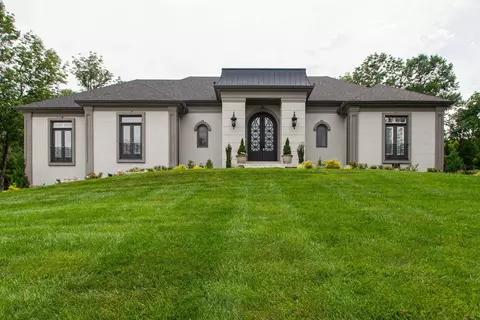 813 Shadowstone Pl, Nashville, TN 37220