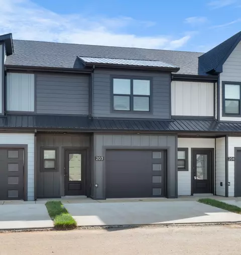 203 Jonathan Wade Cir, Clarksville, TN 37043