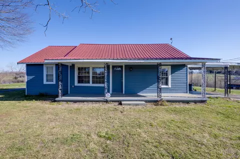 10182 Old Highway 52, Westmoreland, TN 37186