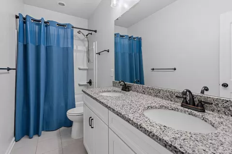 Bath - 944 Carnation Dr, Spring Hill, TN 37174 photo 4 of 4