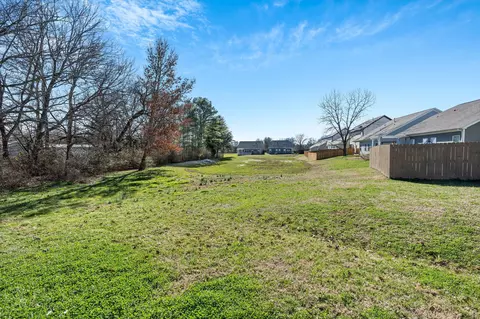 Exterior - 944 Carnation Dr, Spring Hill, TN 37174 photo 4 of 6