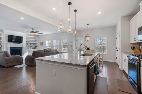 Kitchen - 944 Carnation Dr, Spring Hill, TN 37174 photo 3 of 3