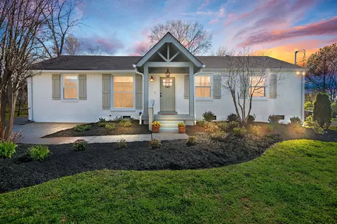 545 Whispering Hills Dr, Nashville, TN 37211