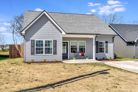 Exterior - 202 Miller St, Dickson, TN 37055 photo 6 of 6