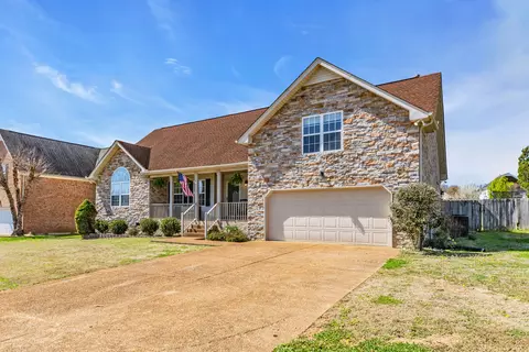 1301 Oakhall Ln, Mount Juliet, TN 37122