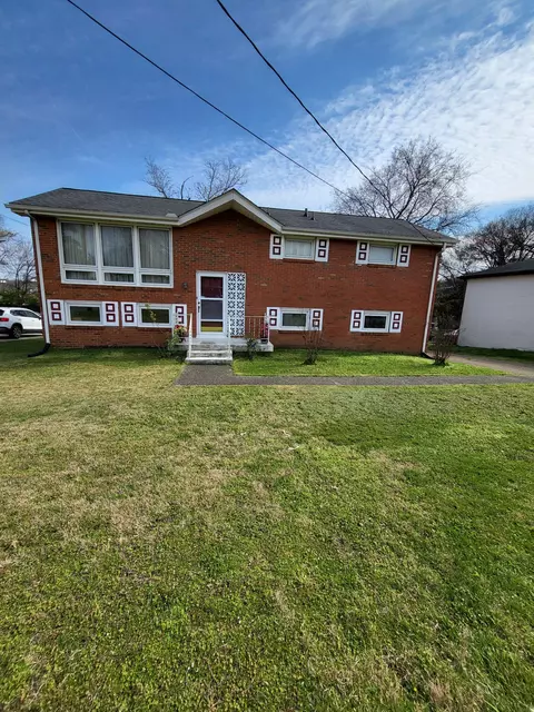 233 Eisenhower Dr, Nashville, TN 37211