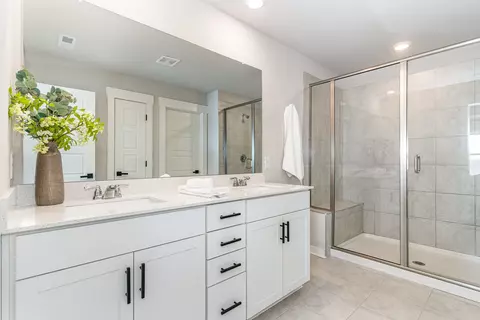 Bath - 493 Irwin Way, Spring Hill, TN 37174 photo 1 of 3