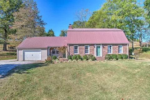 206 Old Highway 48, Charlotte, TN 37036