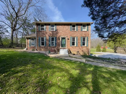 577 Forest Retreat Rd, Hendersonville, TN 37075