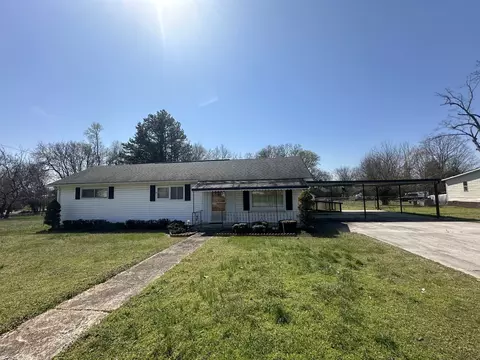 305 4th Ave N, Decherd, TN 37324