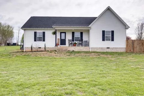 574 Blue Sky Cir, Lafayette, TN 37083