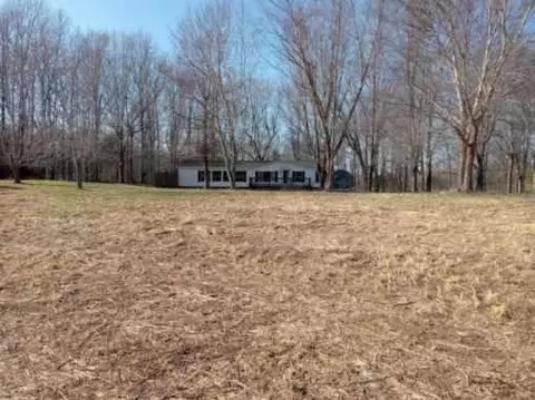 1697 Hayshed Rd, Charlotte, TN 37036