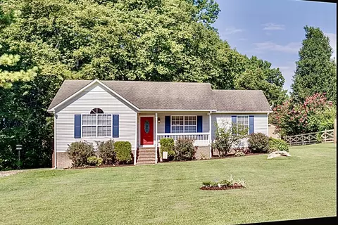 2322 Huckaby Rd, Columbia, TN 38401