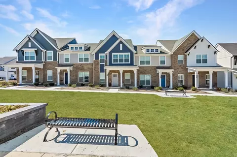 227 Kenner Aly, Hendersonville, TN 37075