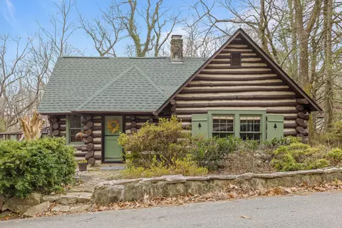 345 Gnome Trl, Lookout Mountain, GA 30750