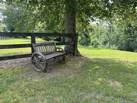 653 Scotts Chapel Rd, Cumberland City, TN 37050