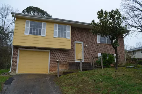 4061 E Freedom Cir, Ooltewah, TN 37363