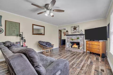 255 Spring St, Guthrie, KY 42234 photo 4