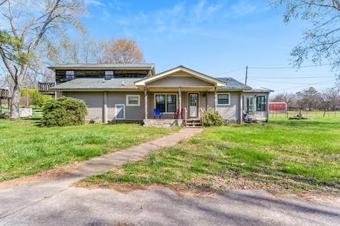 4 Providence Rd, Fayetteville, TN 37334